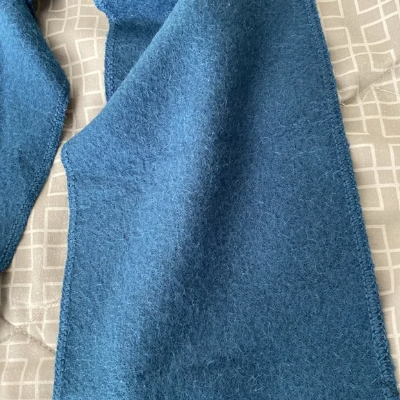 Peruvian Alpaca Camargo dark blue fringe scarf - Picture 15 of 17